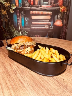 Aubergine Burger görseli