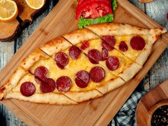 Sucuklu Pide görseli