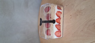 Strawberry Bliss Box görseli