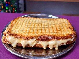 Çeçil Peynirli Tost görseli