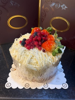 Muzlu Frambuazlı Beyaz Kremalı Pasta (4 - 6 Kişilik) görseli