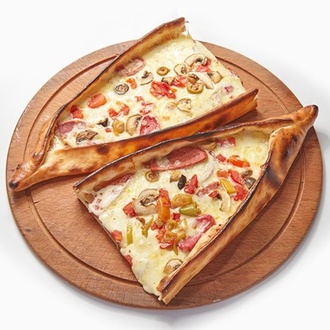 Kaşarlı Sucuklu Pide görseli