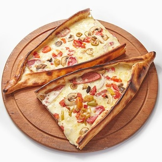 Kaşarlı Yumurtalı Pide görseli