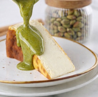 Antep Fıstık Soslu San Sebastian ( 1 Dilim ) görseli