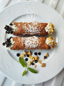 Ricotta Dolgulu Çıtır Sicilya Tatlısı görseli