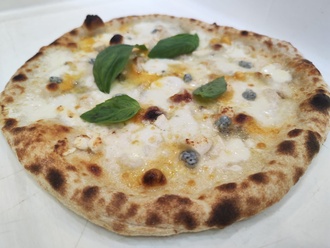 Quattro Formaggi Pizza görseli