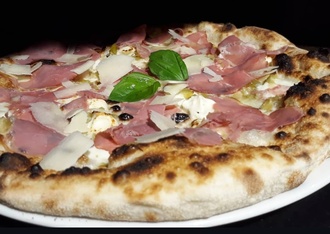 Formaggio Capra Con Manzo Affumicato Pizza görseli