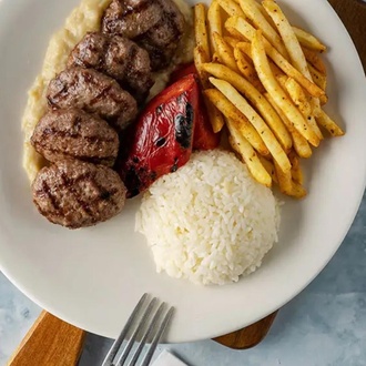 Beğendili İzgara Köfte görseli
