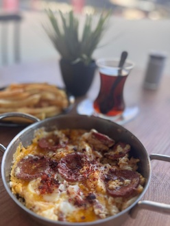 Sucuklu Yumurta görseli