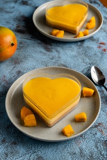 Mangolu Kalpli Mini Cheesecake görseli