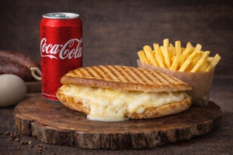 Kaşarlı Tost Kola Menü görseli