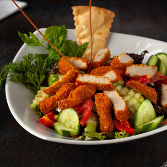 Çıtır Tavuklu Yeşil Salata görseli