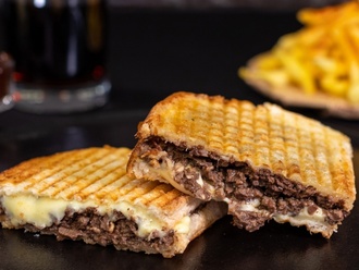 Kavurma Kaşarlı Tost görseli