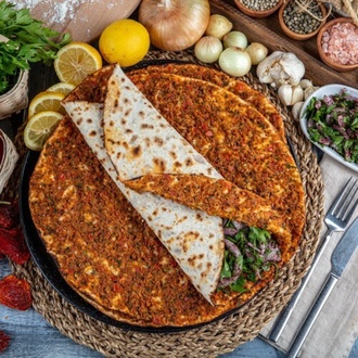 Lahmacun görseli