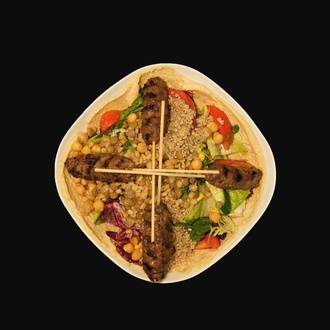Humuslu Kinoalı Şiş Köfte Salata + 330 Ml. Coca Cola görseli