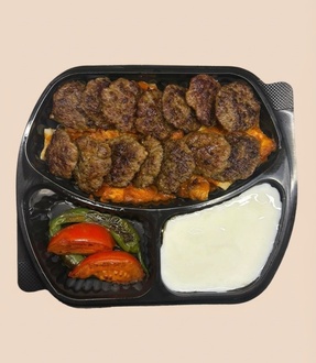 Çok Bol Etli Pideli Köfte görseli