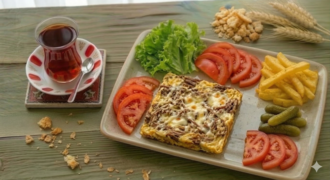 Sahanda Kavurmalı & Kaşarlı Yumurta görseli