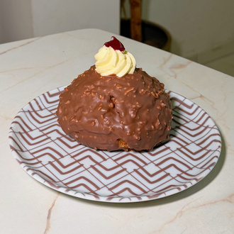 Vişneli Pavlova görseli