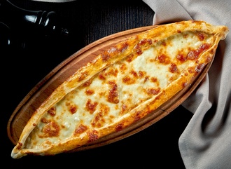 Köz Patlıcan Kaşarlı Pide görseli