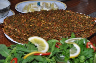 İsotlu Antep Lahmacun görseli