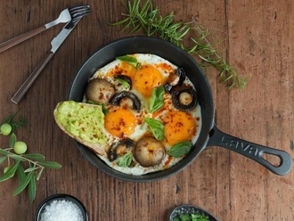 Sahanda Mantarlı Yumurta görseli