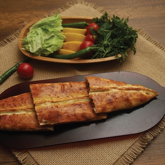 Kavurmalı Kaşarlı Pide görseli