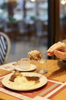 Klasik Çikolatalı 3 Top Profiterol görseli