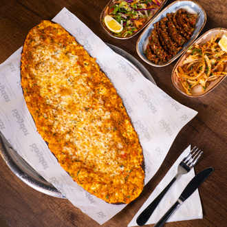 Kaşarlı Lahmacun görseli