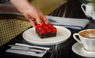 Çilekli Brownie görseli