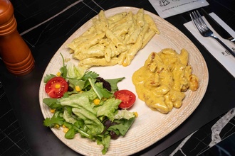 Köri Soslu Tavuk görseli