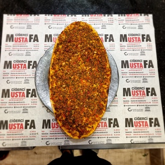 Lahmacun görseli