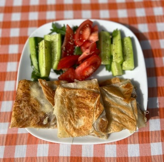 Patatesli Beyaz Peynirli Gözleme görseli