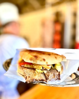 Tombik Ekmek Arası Et Döner görseli