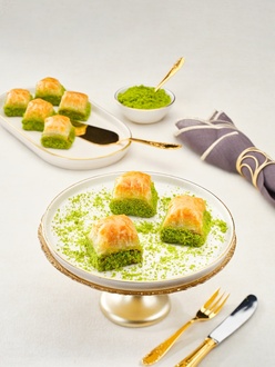 Fıstıklı Kuru Baklava (1 Kg) görseli