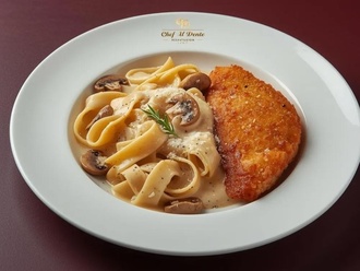 Kremalı Mantarlı Fettucini & Çıtır Şnitzel görseli