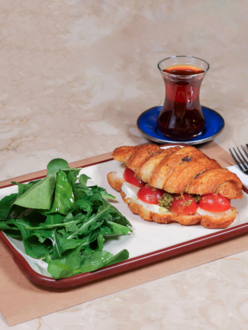 Mozarella Pesto Kruvasan Sandviç görseli