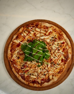 Barbekü Tavuklu Pizza görseli