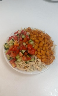 Tavuklu Pilav Üstü Kuru Ve Salata(küçük) görseli