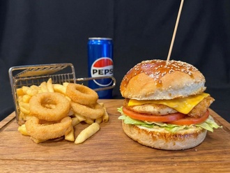 Chicken Spicy Burger Menü görseli