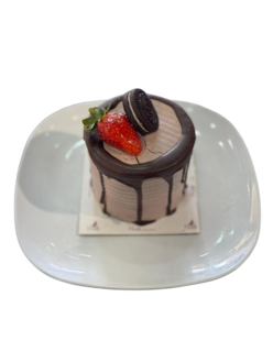 Çilekli Oreolu Adet Pasta görseli