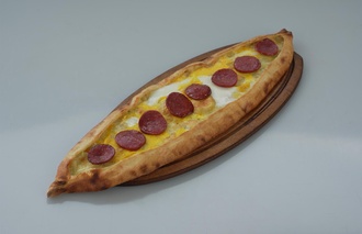 Sucuklu Kaşarlı Yumurtalı Pide görseli
