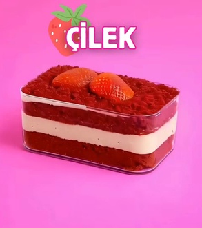 Çilekli Sultan Kase Yaşpasta görseli