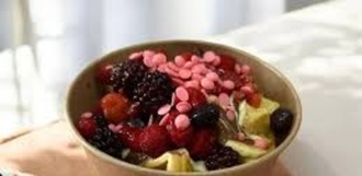 Orman Meyveli Çilekli Beyaz Çikolatalı Bowl Waffle görseli