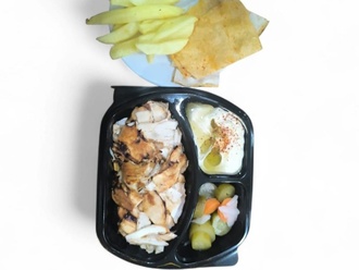 Humuslu Tavuk Döner Servis görseli