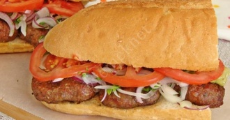 Akcaabat Yarım Ekmek Köfte 120Gr [Porsiyon Patates 300Ml Cocacola görseli