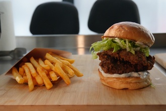 Çıtır Tavuk Burger görseli