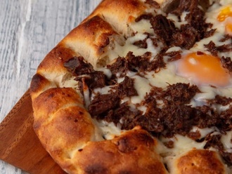 Kavurmalı Yumurtalı Pide görseli