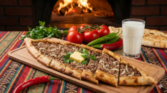 Kuşbaşılı Kaşarlı Pide görseli
