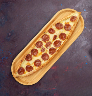 Odun Ateşinde Sucuklu Kaşarlı Pide görseli