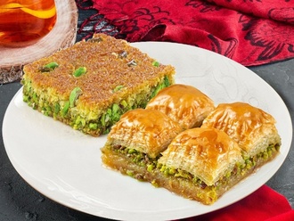 Promosyon Fıstıklı Baklava (250 Gr) & Burmalı Kadayıf (250 Gr) görseli